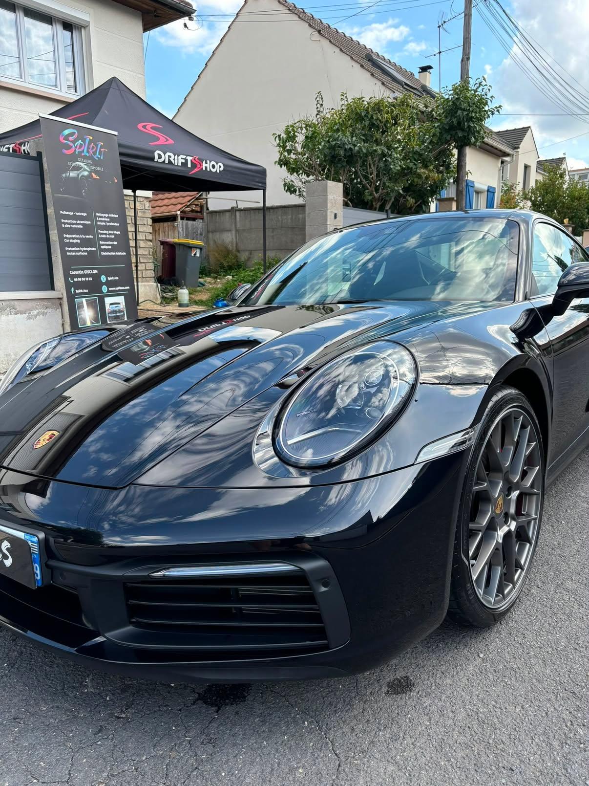 Avant de Porsche 911 aux surfaces exposées préservées